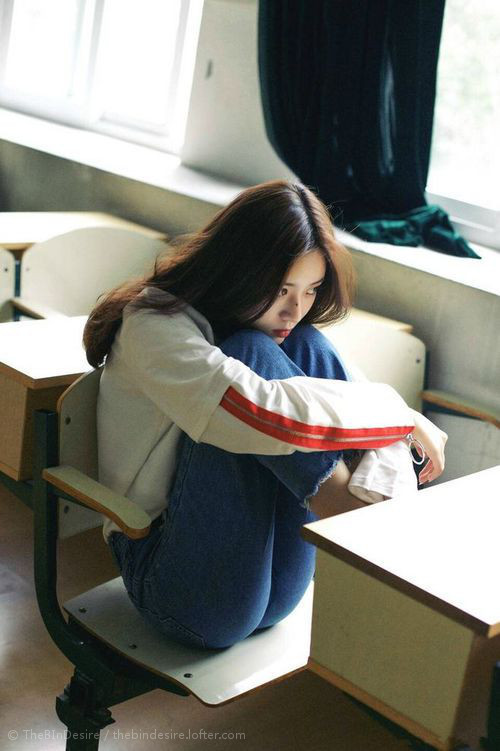 女篮国家队开展防守协作专项训练强化防守体系，女生篮球防守技巧