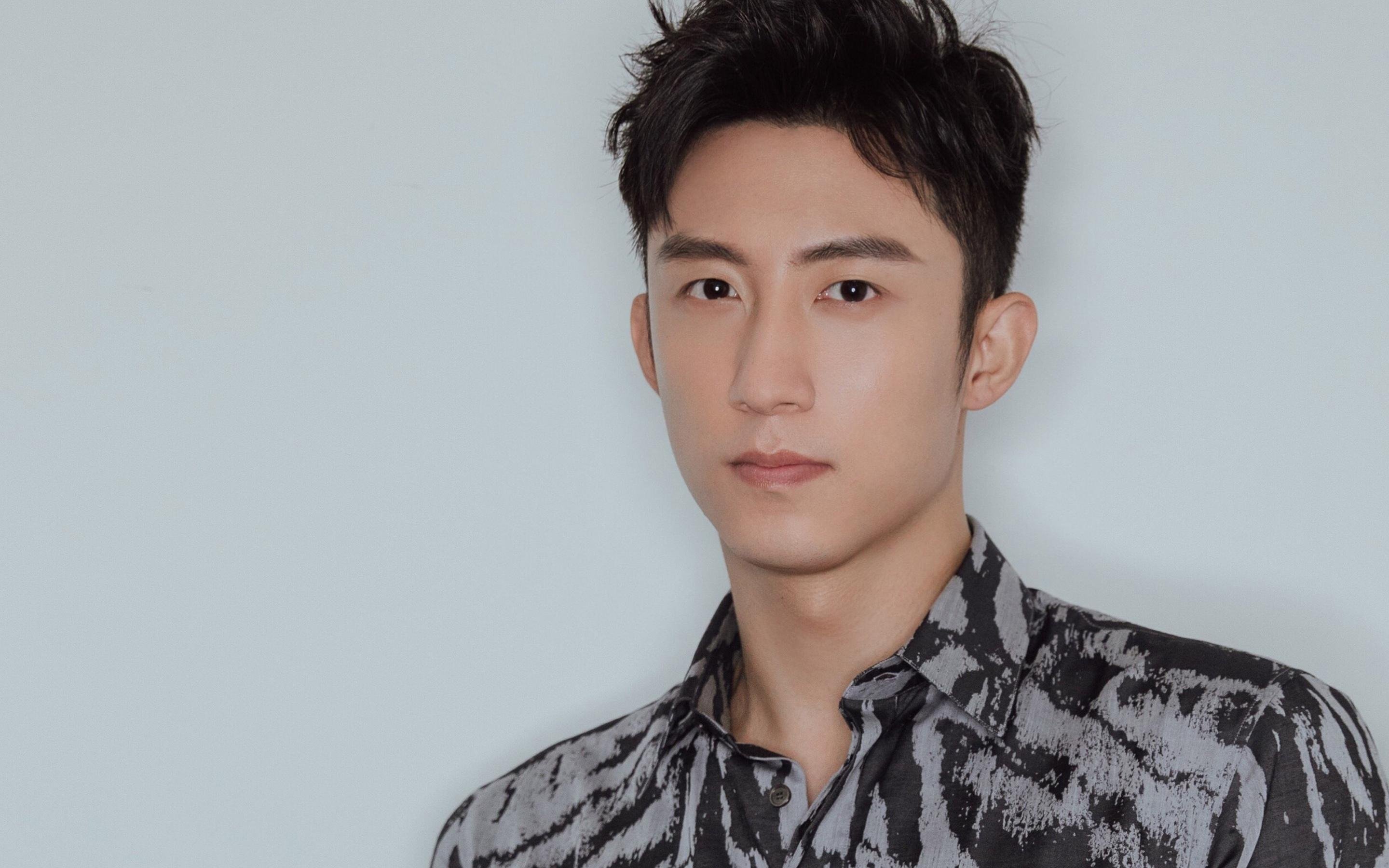 AYX GAME-跳水技术提升荷兰队稳中有升，荷兰女子跳高运动员