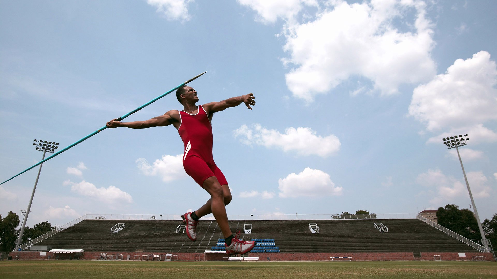爱游戏体育-比赛临场数据系统上线助力解说团队，比赛解说技巧